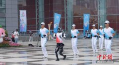 具身智能机器人火炬手“夸