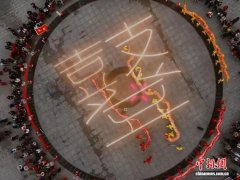 鼟锣声里年味浓 湖南新晃敲